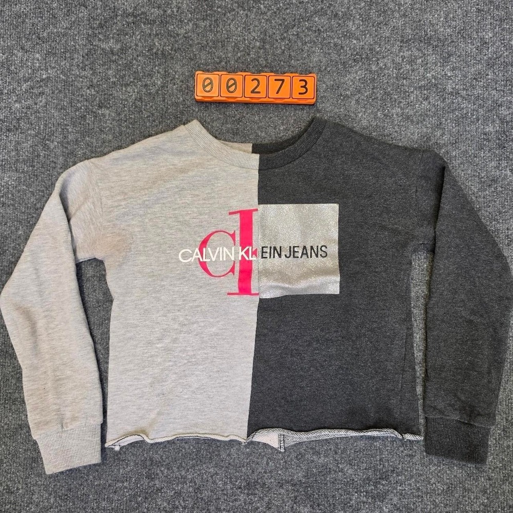Womens Calvin Klein Jeans Long Sleeve top size M 8/ 10 Dark Gray and Light Gray